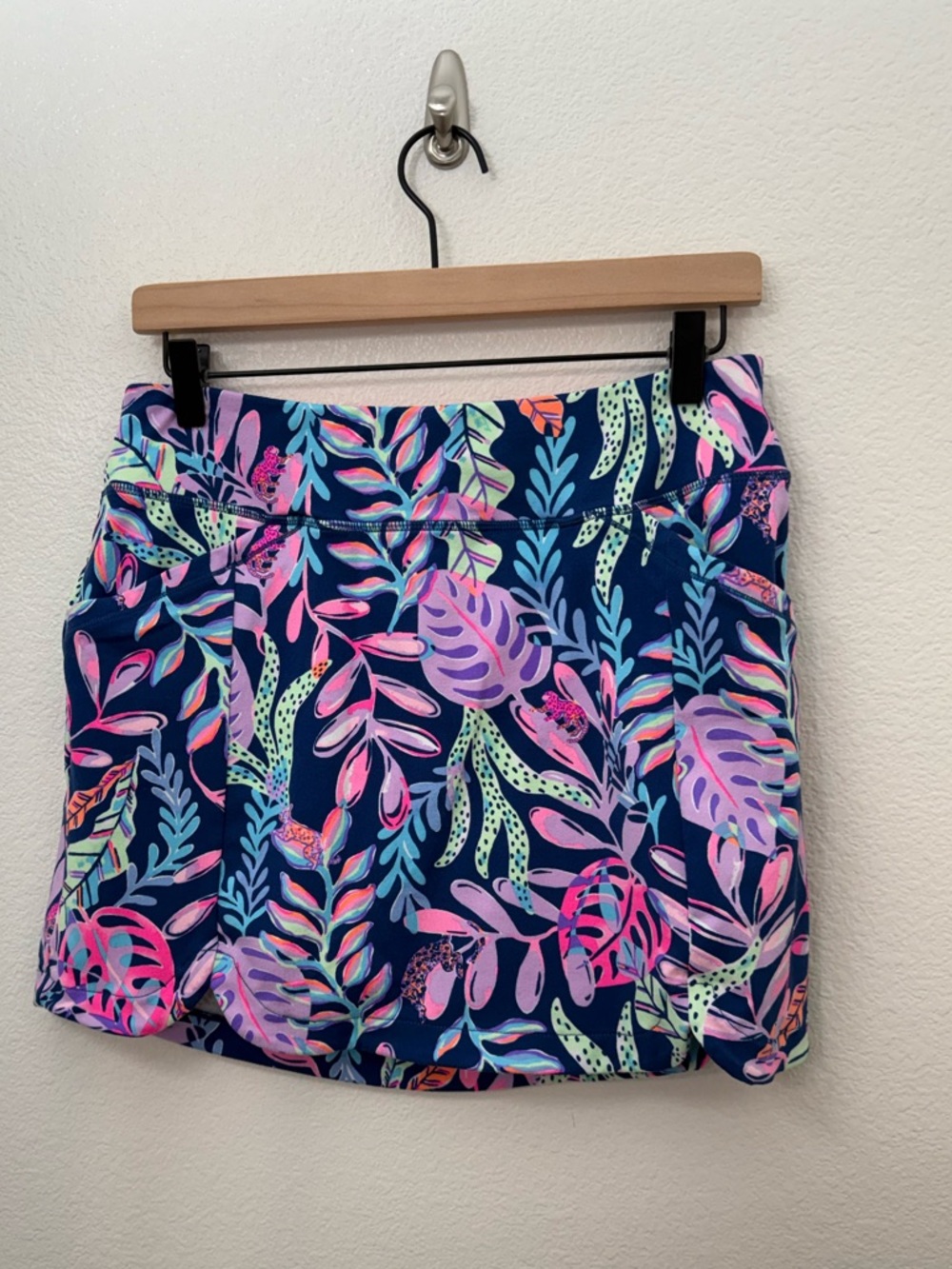 Lilly Pulitzer Luxletic Sabbia Skort You've Been Spotted Oyster Bay Navy Medium - Picture 3 of 12